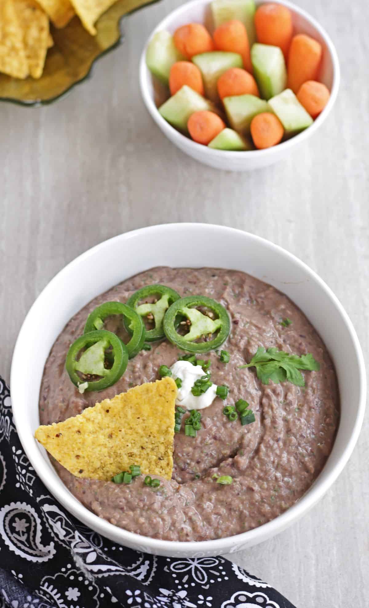 black bean dip with veggie sticks